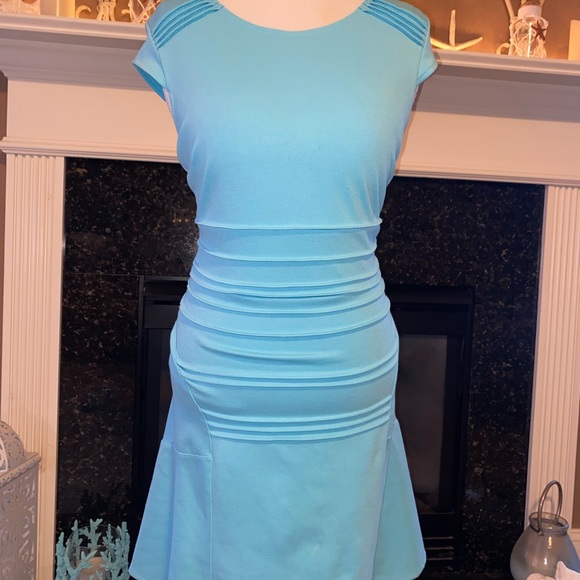 Jennifer Lopez dress - Picture 1 of 4